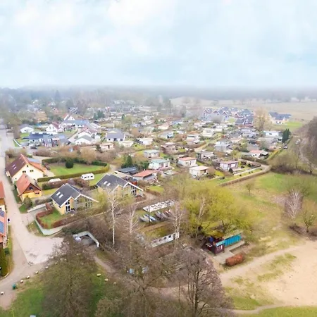 Ferienhaus Familienfreundlicher Doppelbungalow Mit Terrasse Im Mirow