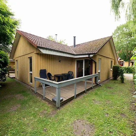 Familienfreundlicher Doppelbungalow Mit Terrasse Im Mirow * Granzow