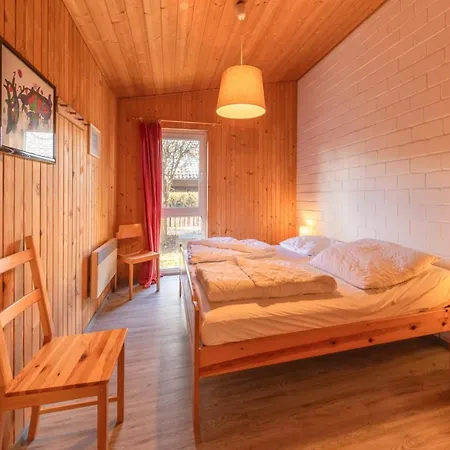 Familienfreundlicher Doppelbungalow Mit Terrasse Im Mirow Ferienhaus *