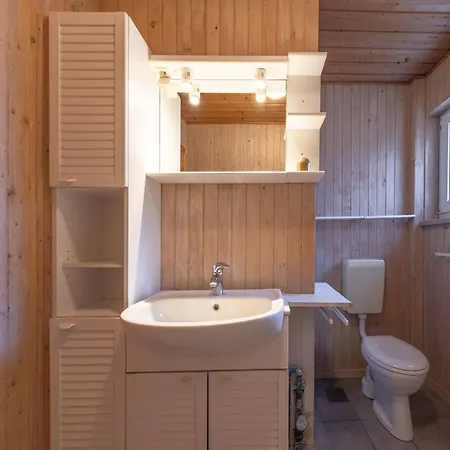 Familienfreundlicher Doppelbungalow Mit Terrasse Im Mirow 別荘 Granzow